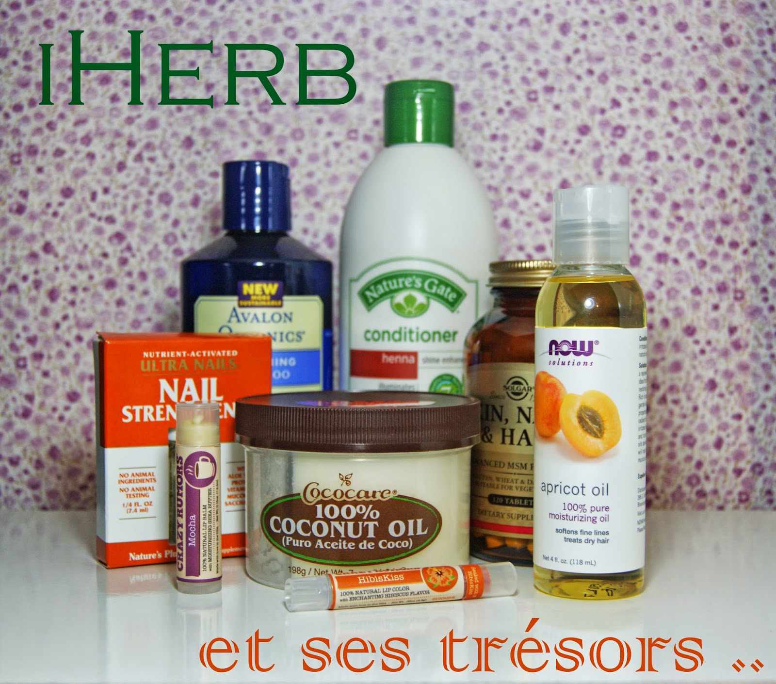 Le masque pour les cheveux les vitamines et et e de bardane et lhuile de ricin